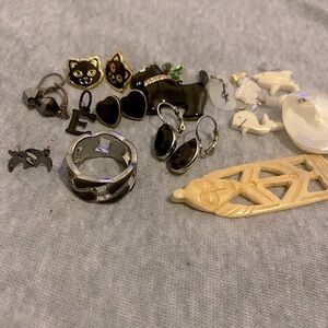 Black and white jewelry lot